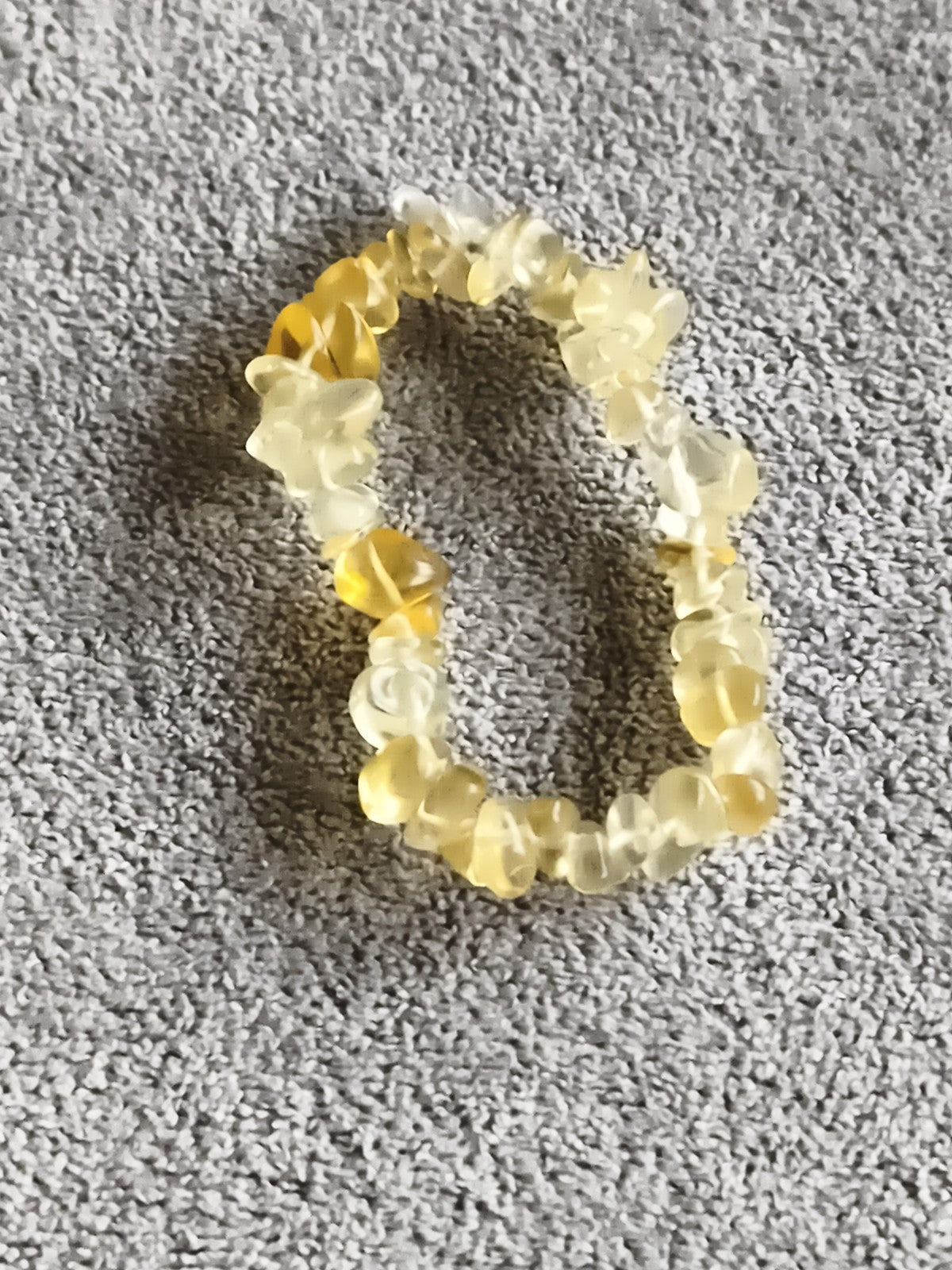 Bracelet chips pierre naturelle jaune clair, perles irrégulières élastique