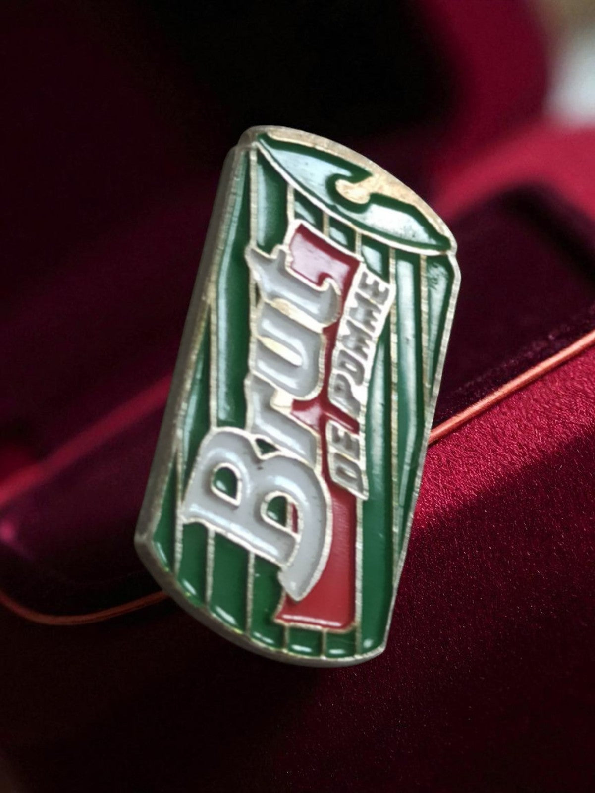 Pin's vintage Brut de Pomme ancien badge publicité boisson rétro vert