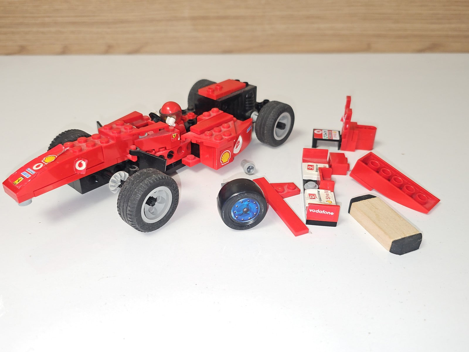 LEGO Racers Ferrari F1 1/24 N° 8362 ? Jeu de construction voiture de course