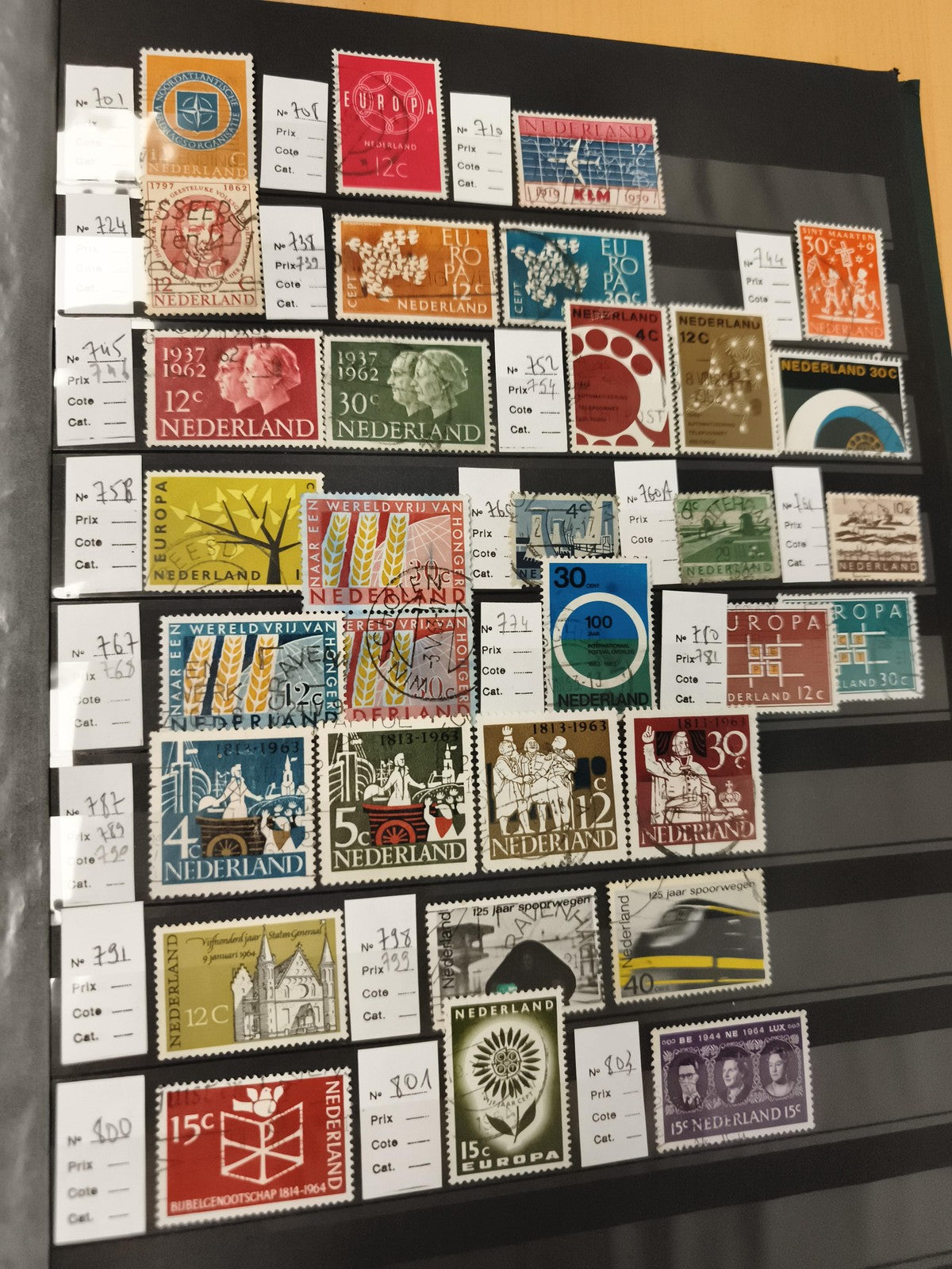 Lot timbres oblitérés Pays-Bas Nederland thématiques Europa architecture