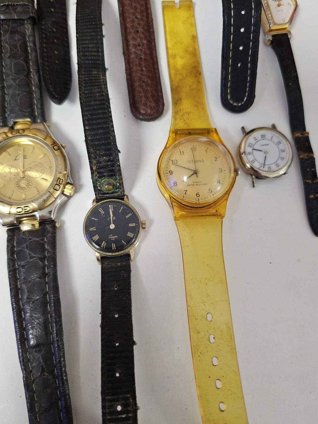 Lot montres anciennes vintage à restaurer, pièces horlogerie rétro non testées