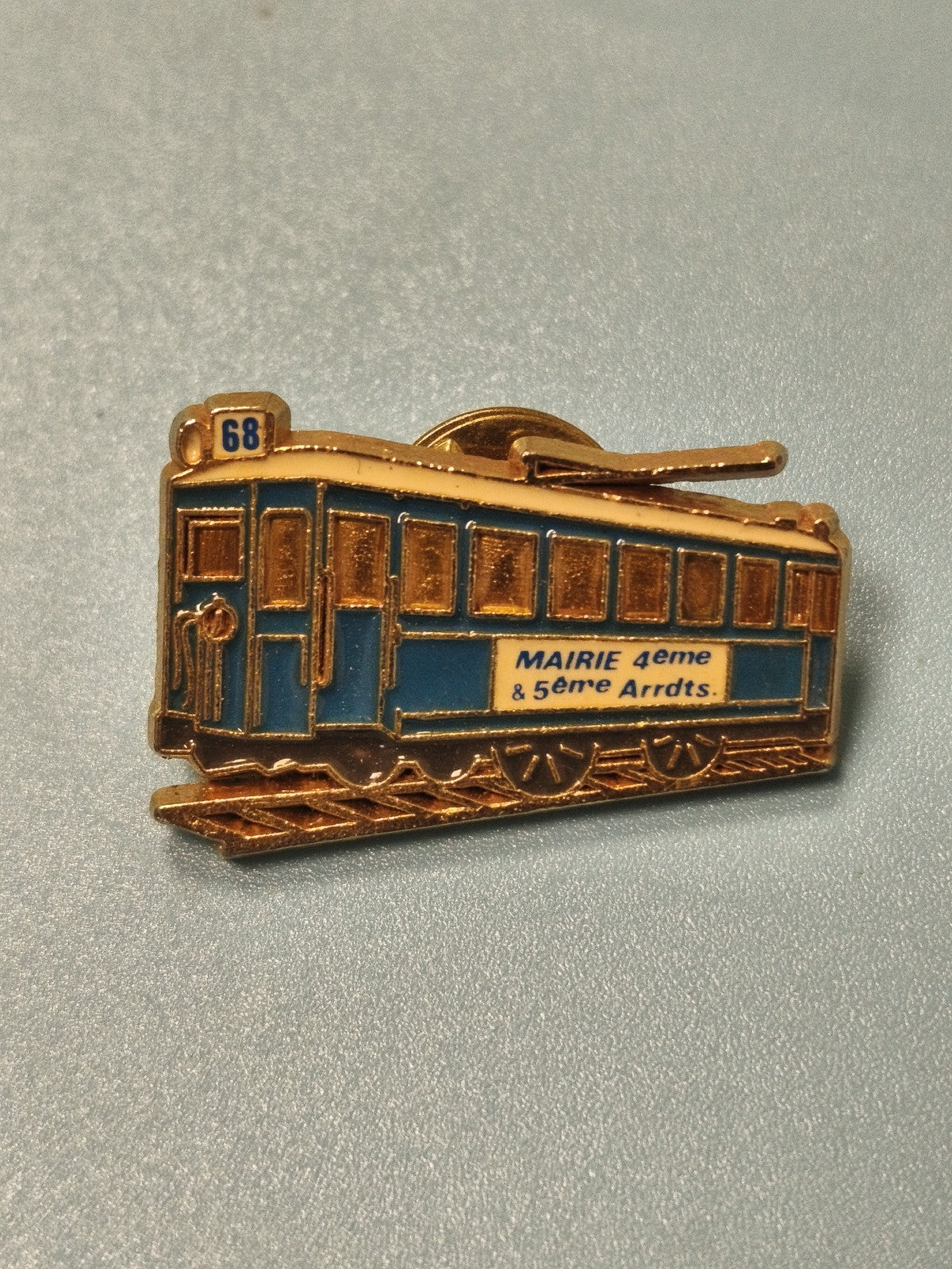 Vintage pin's tramway bleu mairie Marseille 4e 5e arrondissements collection