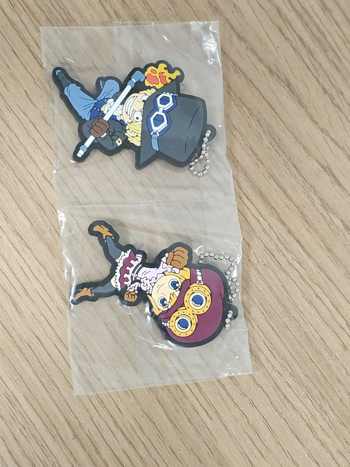 Lot de 2 magnets Bandai One Piece ? Aimants décoratifs manga animé Japon