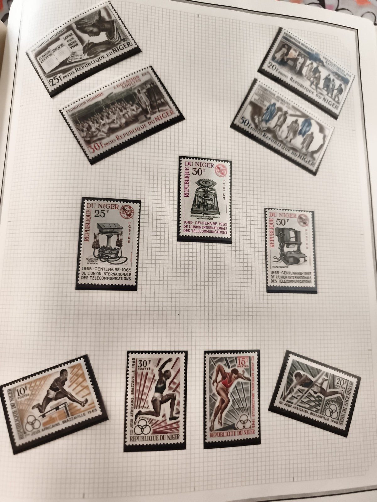 Timbres neufs République du Niger années 1960 thématiques sport, histoire, poste