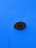 Vintage pin's Socado Pirelli ancien badge publicitaire collection (Ref 8)