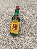 Pin's bouteille J&B vintage émaillé, badge whisky pub bar (Ref 6)