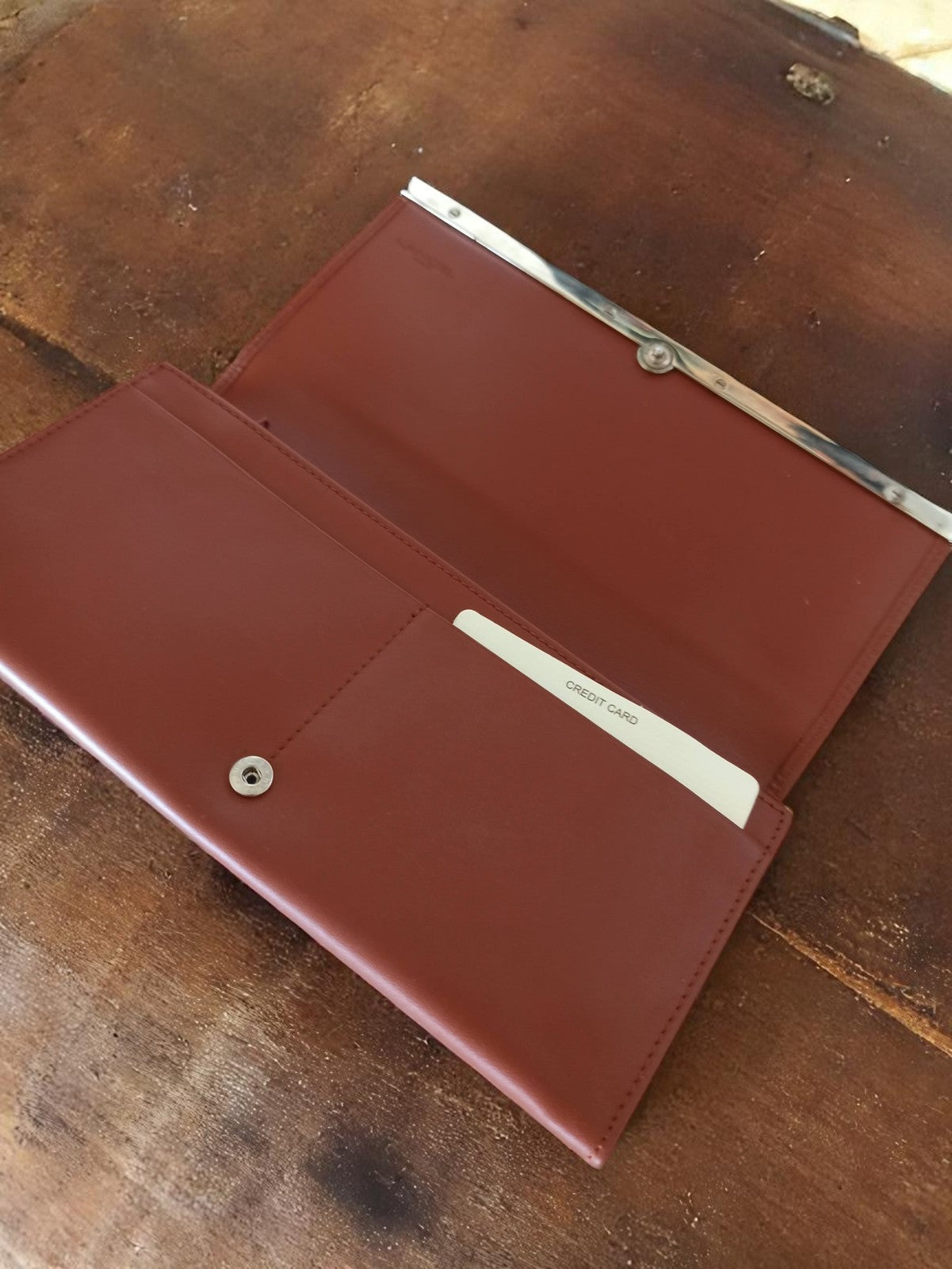 Portefeuille Lancel femme vintage cuir marron, élégant porte-monnaie rétro