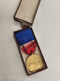 Médaille du travail ancienne 1955 dorée ruban bleu rouge boîte déco France