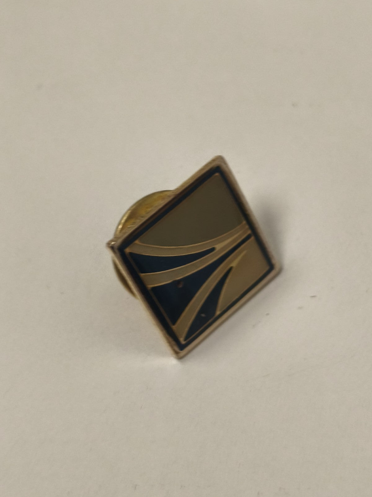 Pin's ancien vintage rétro collection badge broche original objet publicitaire d