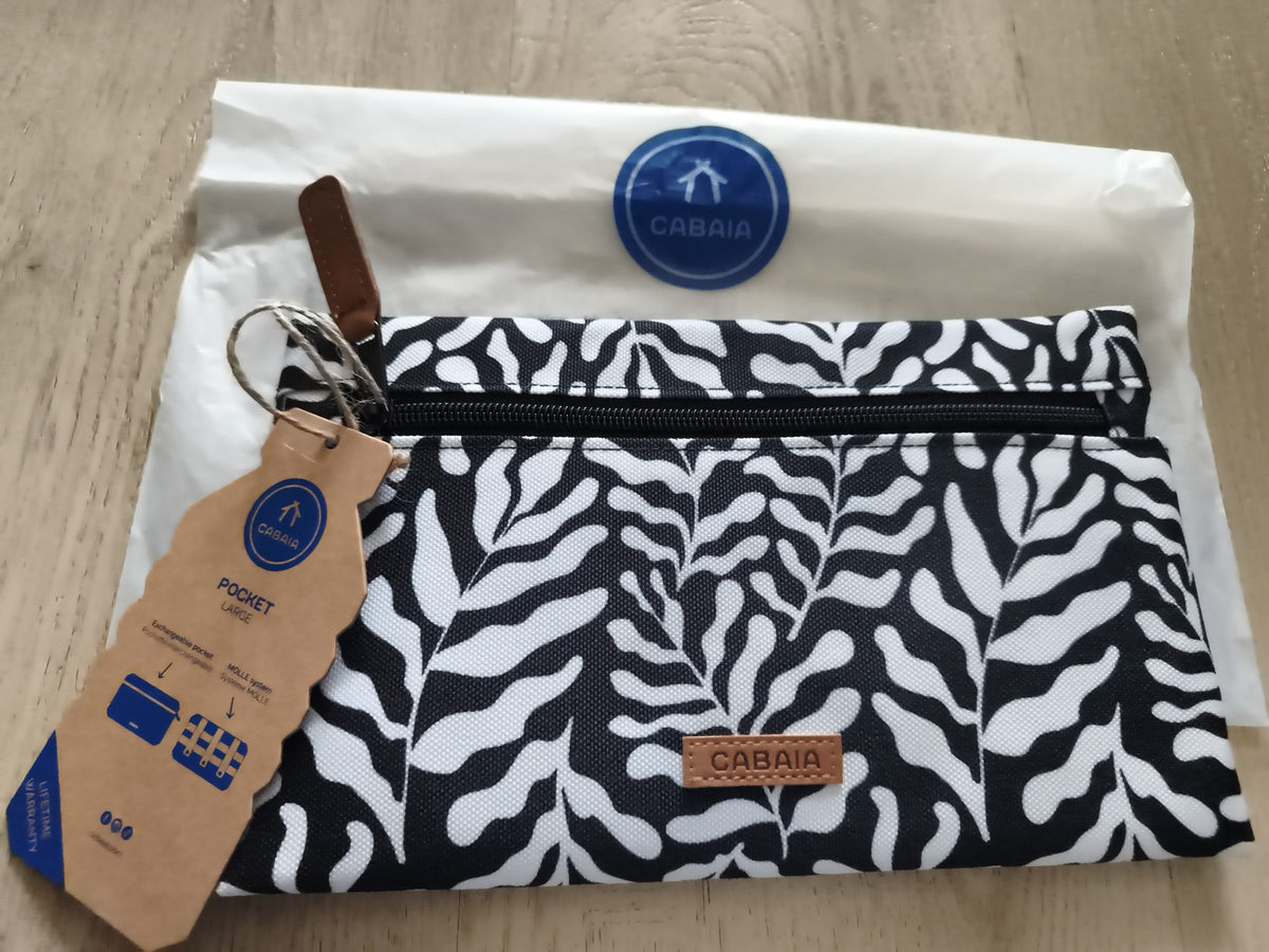 Pochette Cabaia Pocket Large motif zébré noir blanc neuve 24 cm