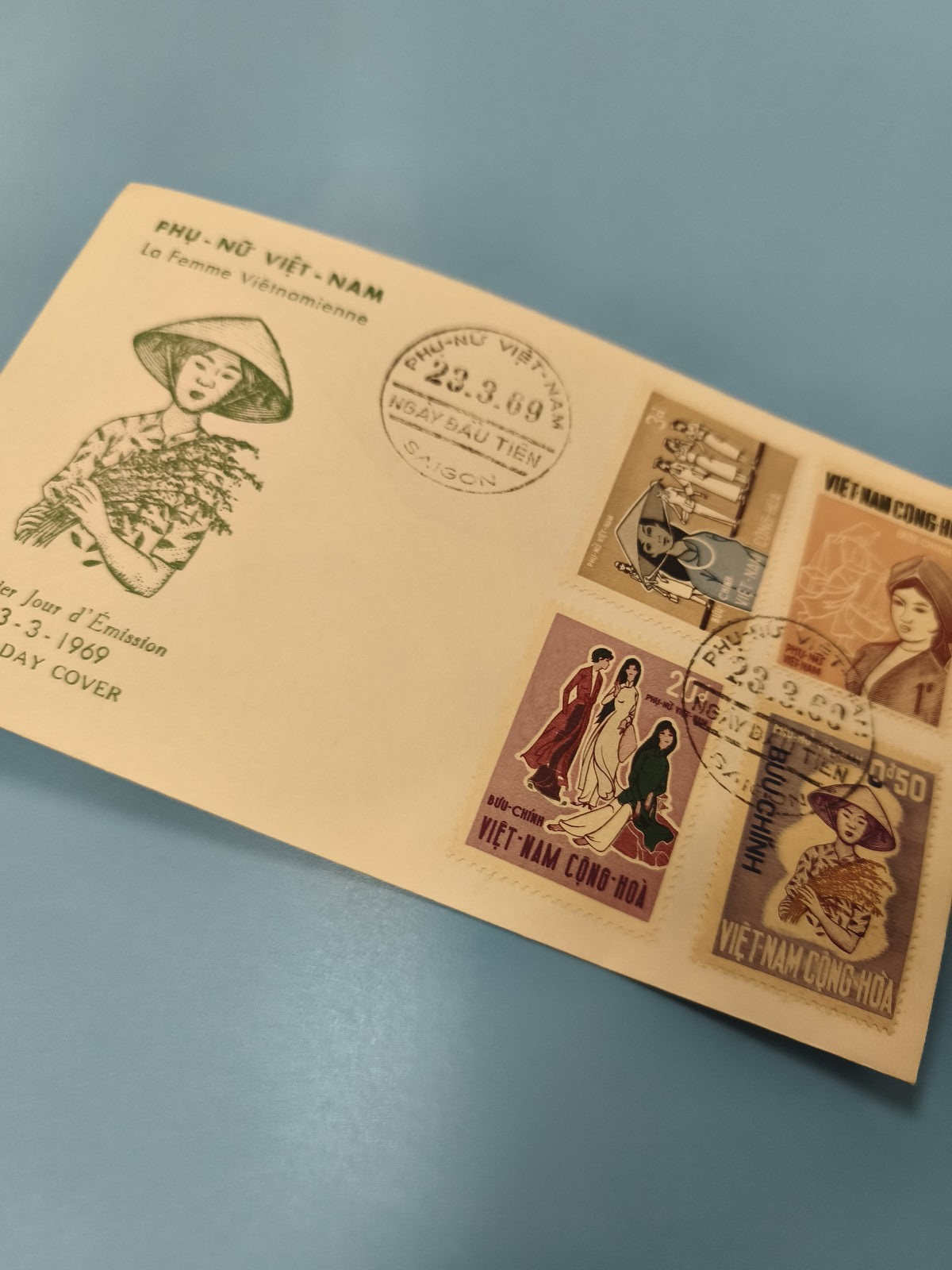 Ancienne enveloppe FDC Vietnam 1969 timbres femmes vietnamiennes illustrée