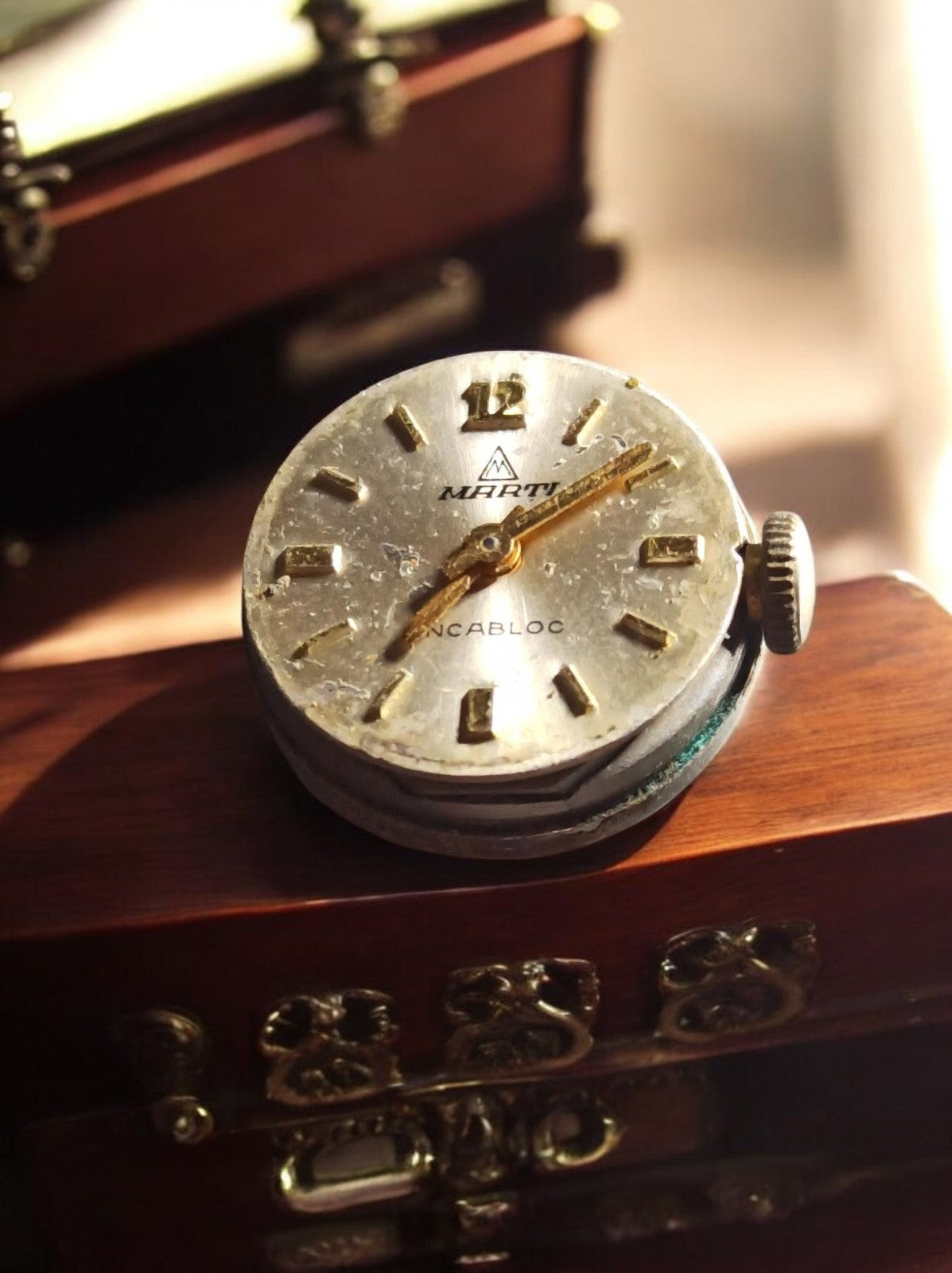 Mouvement montre Marti mécanique vintage à restaurer Incabloc cadran doré