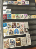 Lot timbres Afrique du Sud multicolores ? motifs paysages, faune et personnages