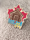 Pin's vintage McDonald's Québec cabane bois érable Canada badge ancien
