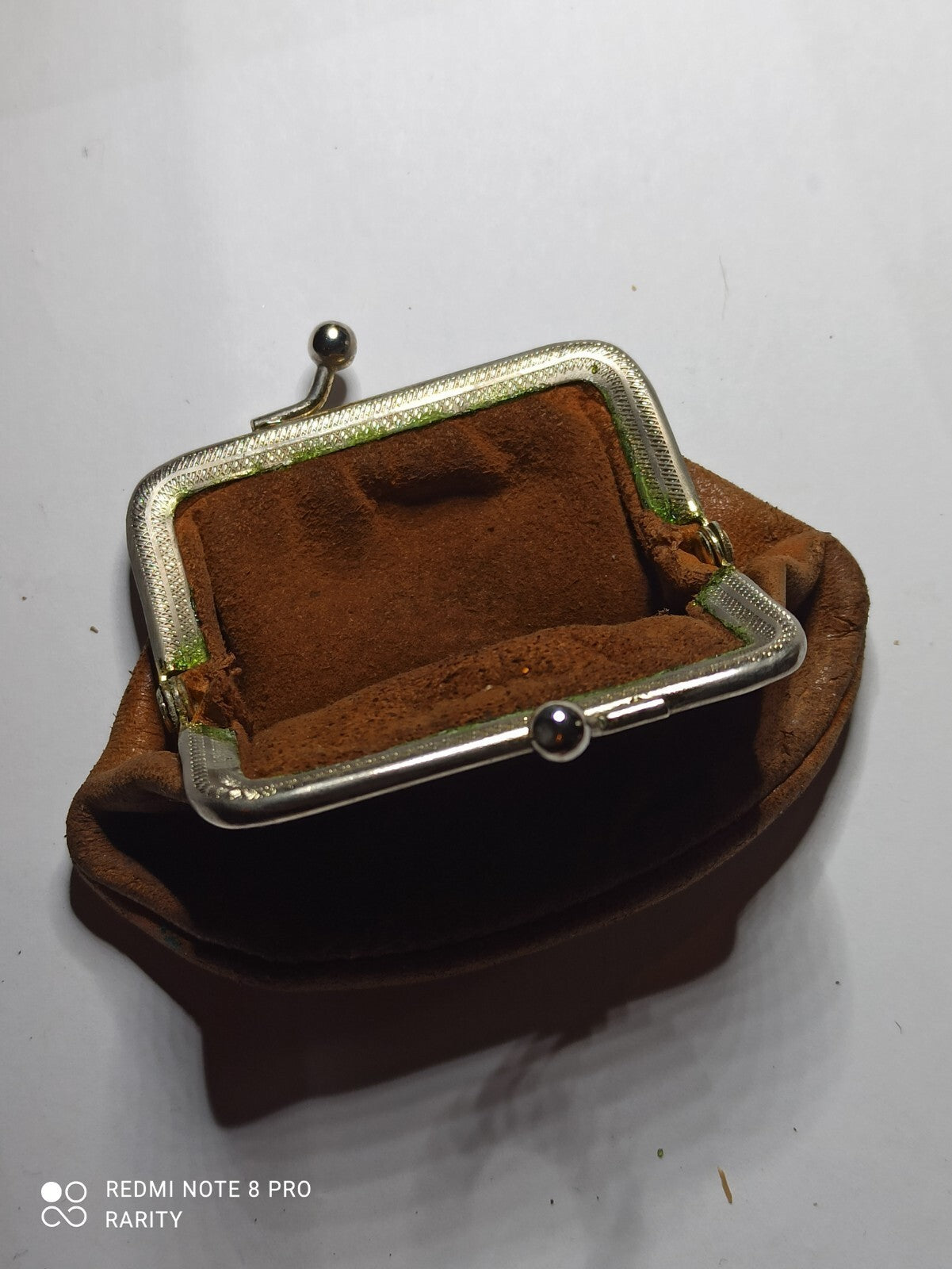 Porte-monnaie vintage années 70 cuir marron fermoir métal rétro