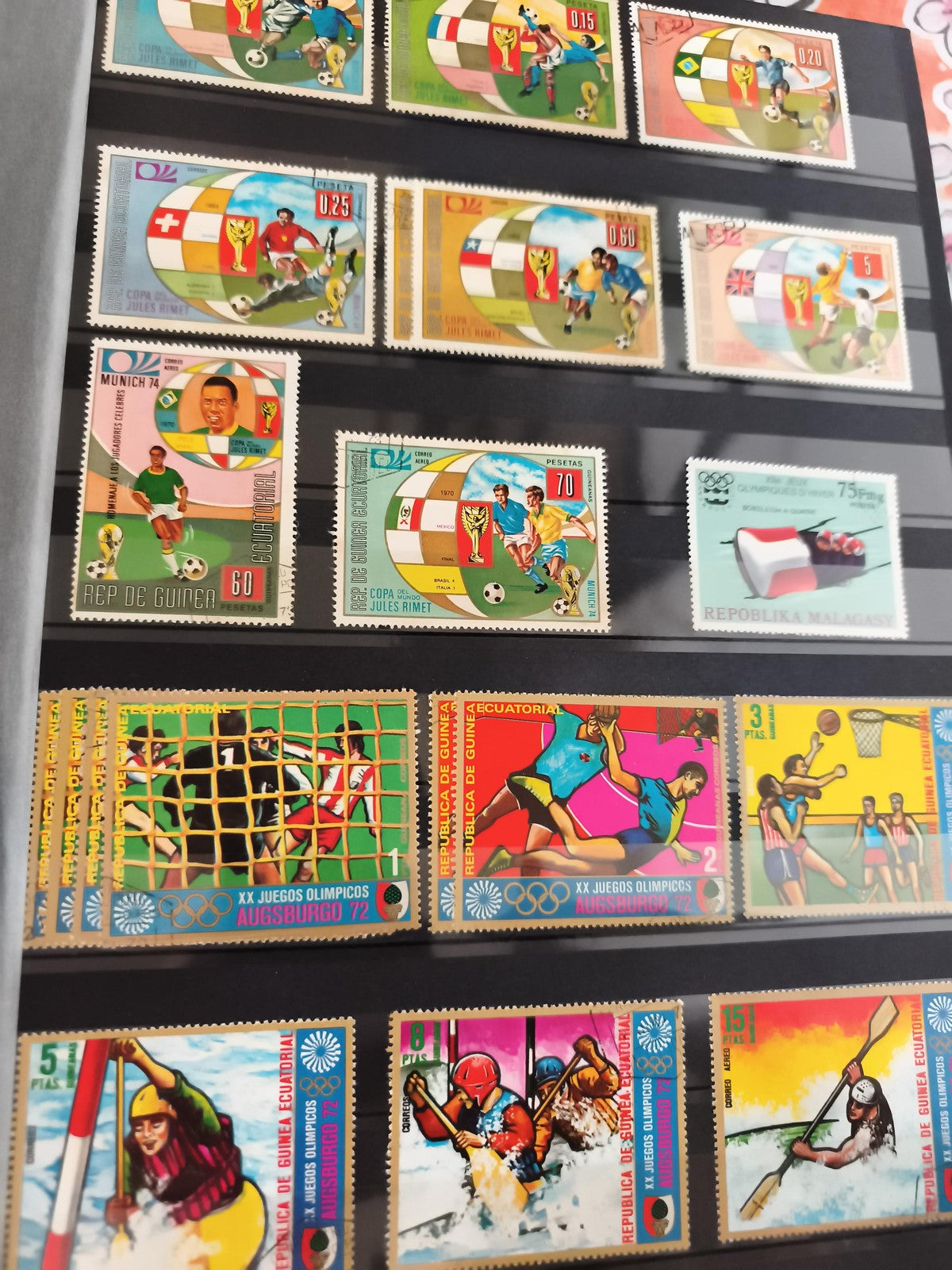 Timbres anciens sport Jeux Olympiques Munich 1972 football Guinée Équatoriale
