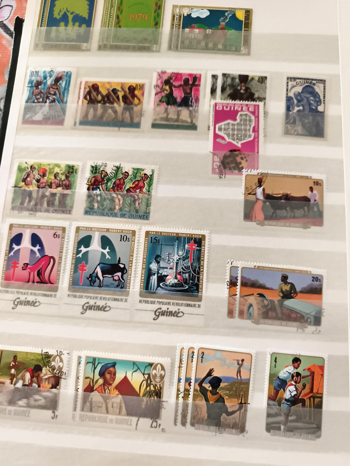 Timbres anciens Guinée divers thèmes Afrique vintage philatélie lot République