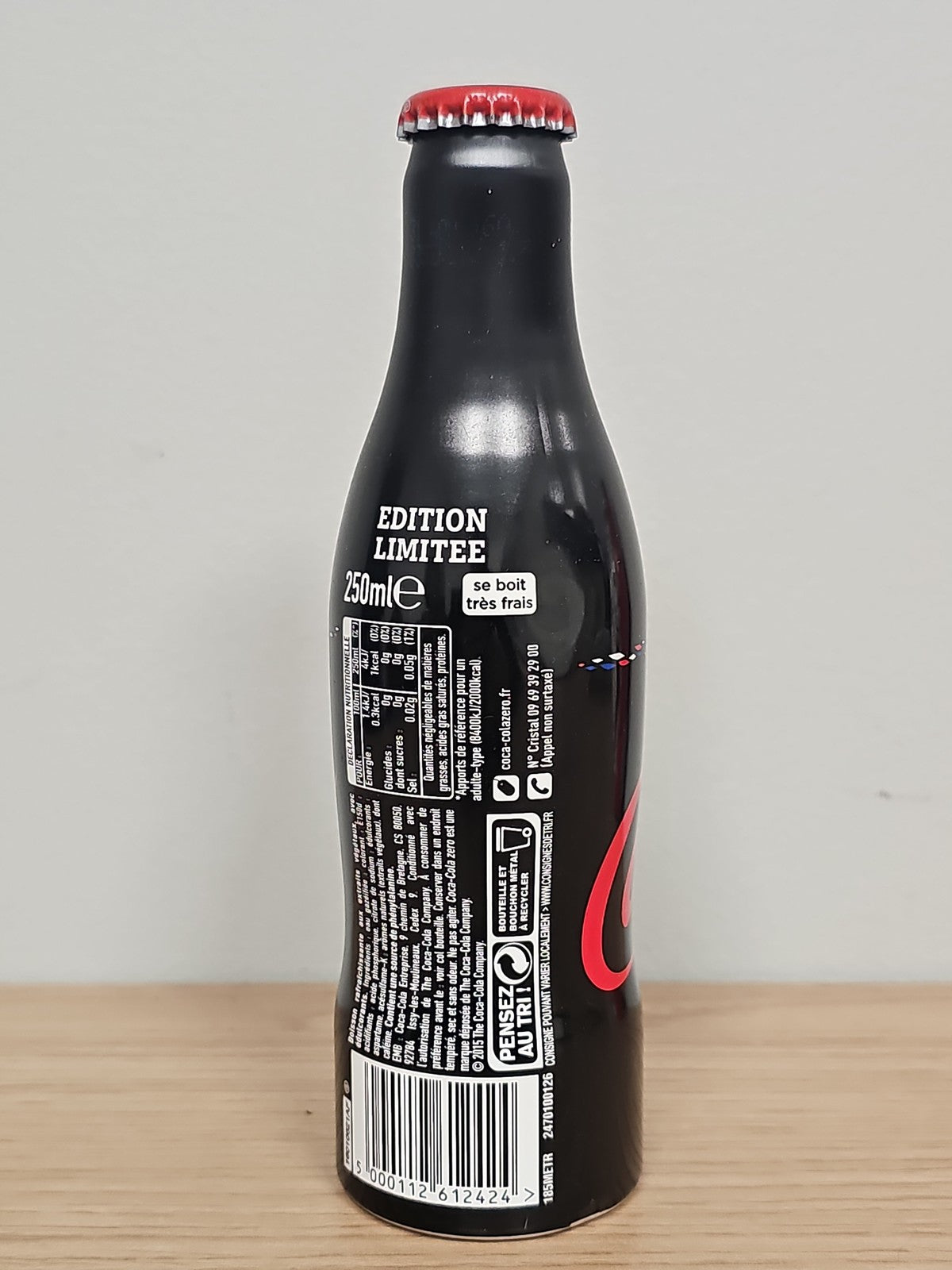 Bouteille Coca-Cola pleine UEFA Euro 2016 édition spéciale boisson gazeuse Franc