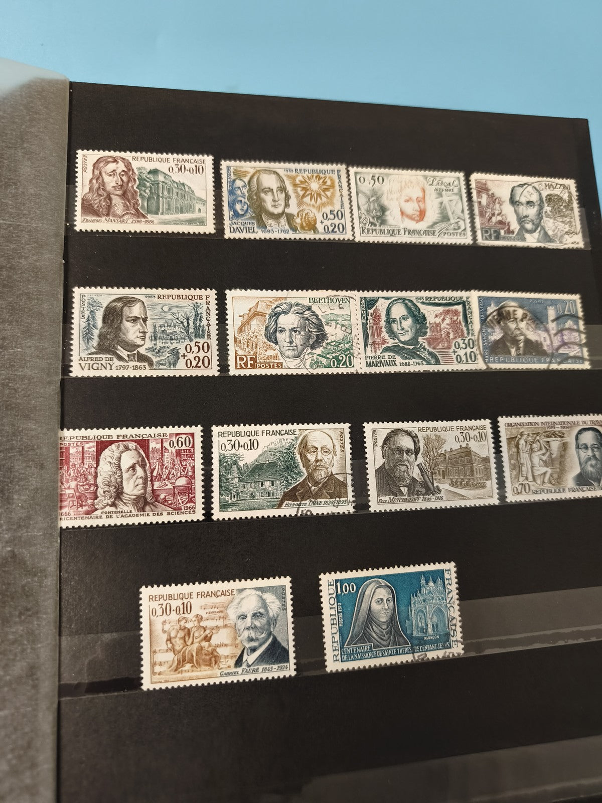 Lot anciens timbres oblitérés France personnages historiques philatélie collecti