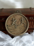 Ancienne médaille française course à pied vintage, athlétisme relief coureurs