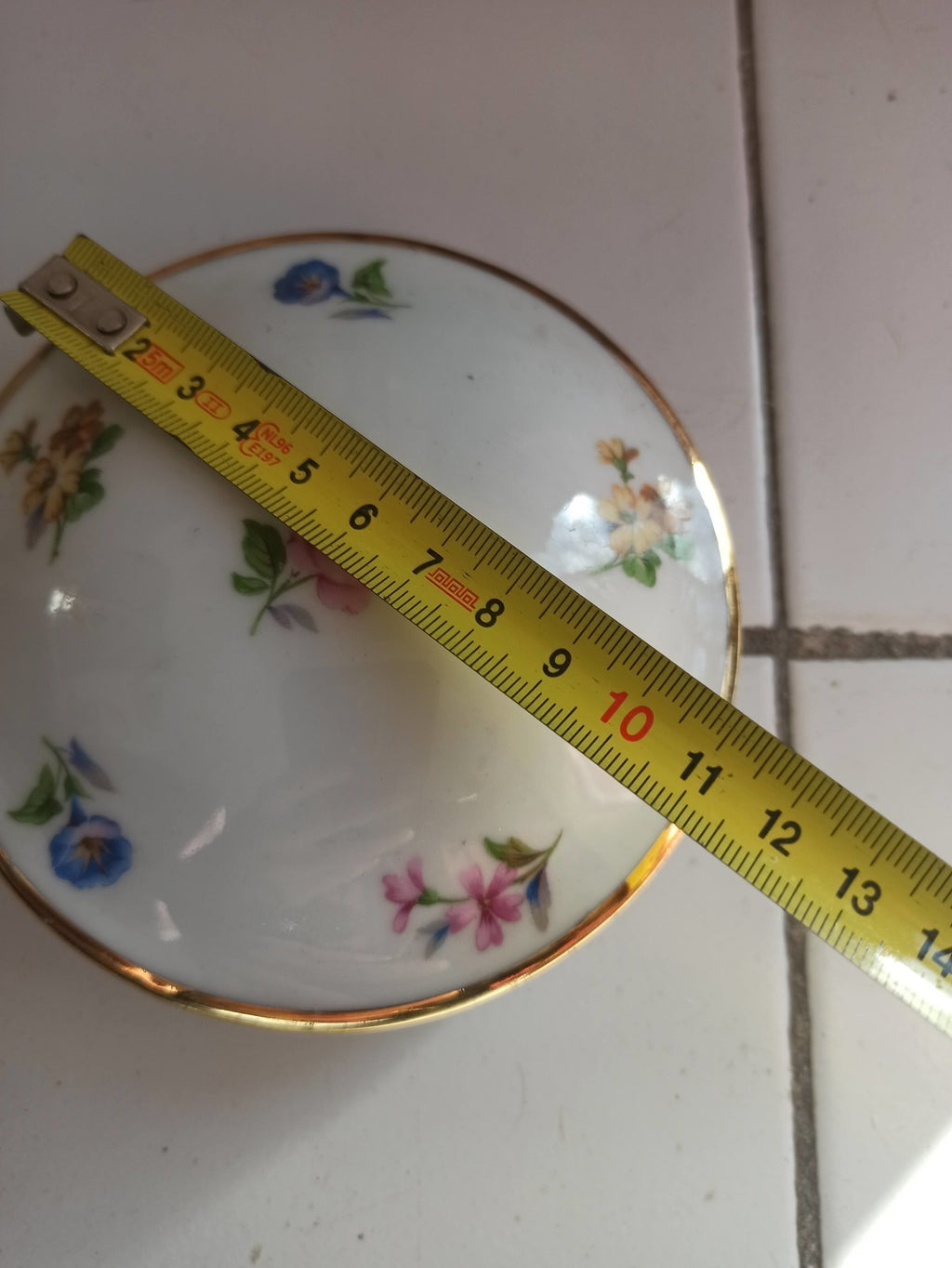 Boîte ronde ancienne Limoges vintage, fleurs peintes, bord doré, France rare