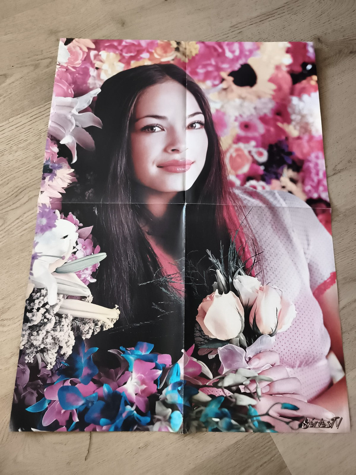 Poster photo jeune femme fleurs couleurs pastel décor floral