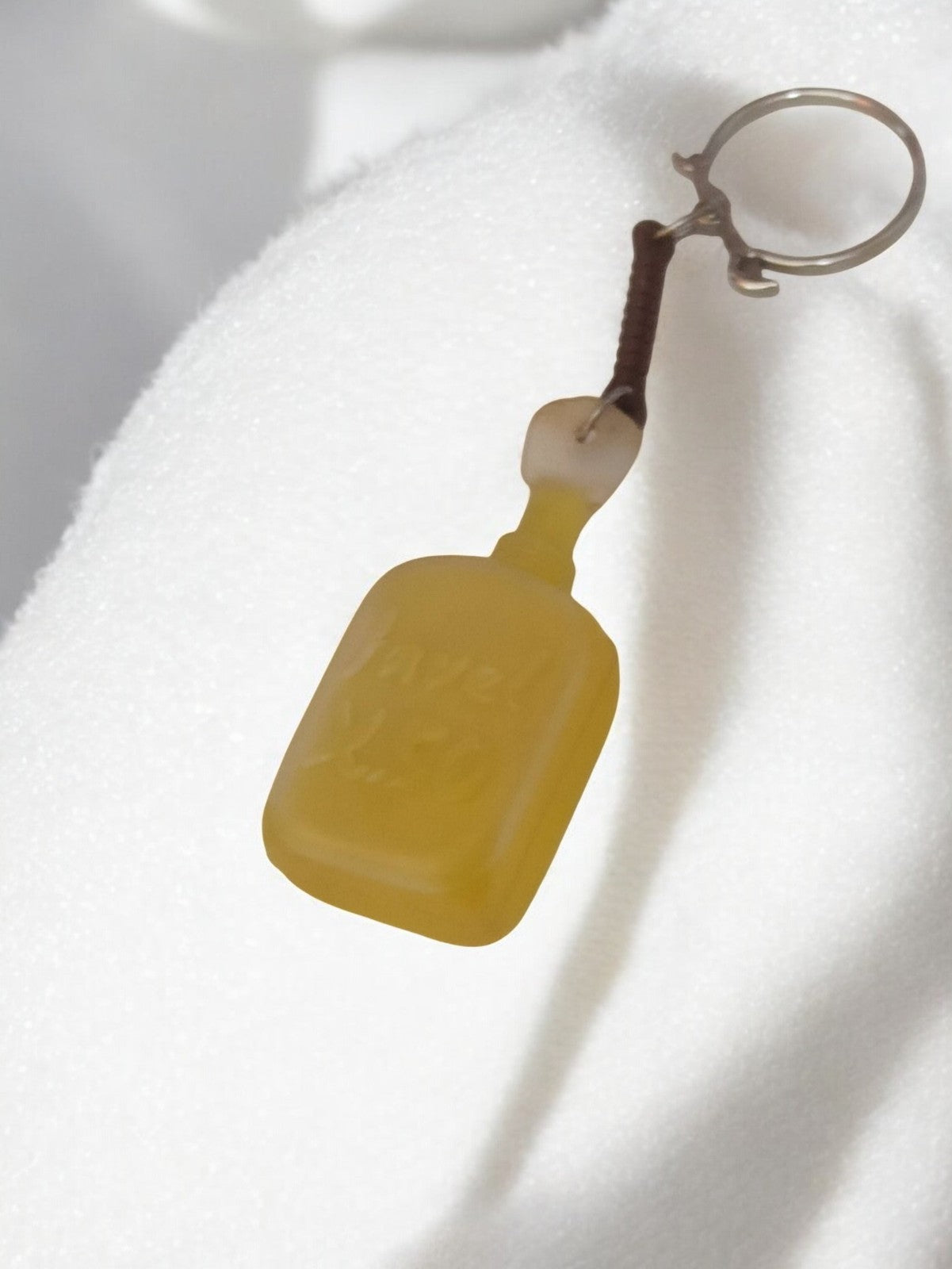 Porte-clés ancien Javel X.50 rétro jaune publicitaire vintage rare