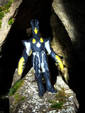 Figurine Bandai Ultraman Hyper Zetton Kaiju noir jaune monstre articulé