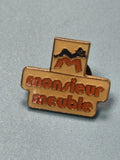 Vintage pin's Monsieur Meuble logo émaillé rétro collection publicité