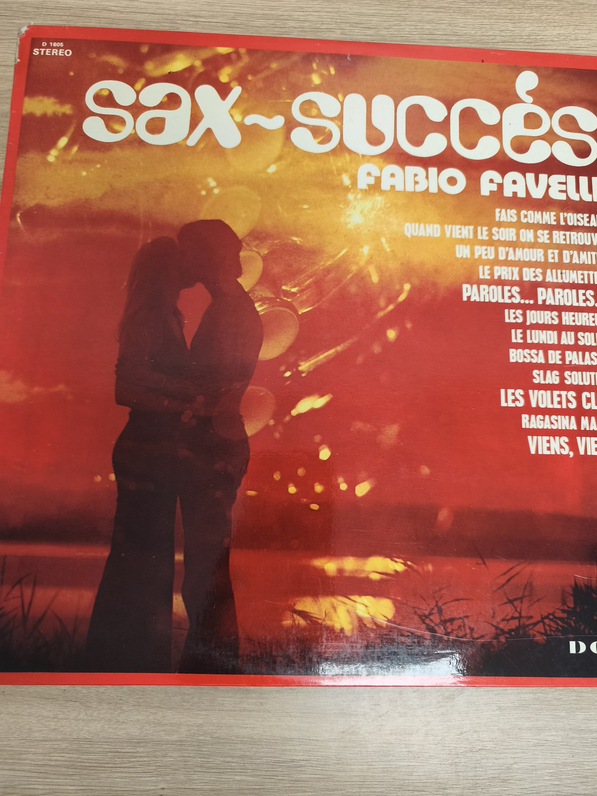 Vinyle 33T Fabio Favelli Sax-Succès pochette rouge silhouette couple