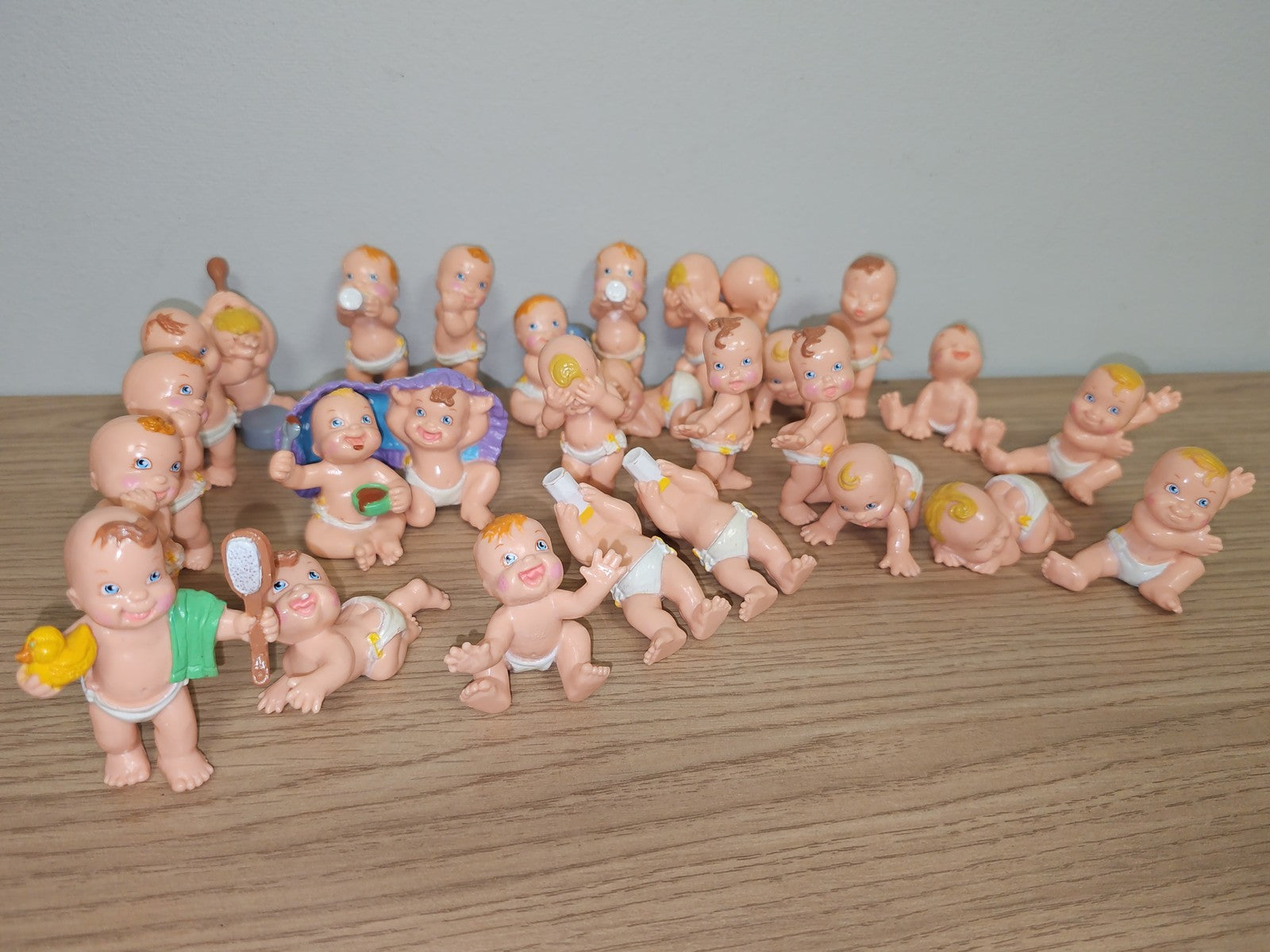 Lot de petites figurines Babies vintage ancien collection rare rétro années 90