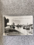 CPA La Rochelle Avant-Port départ vapeur Île de Ré animation bateaux