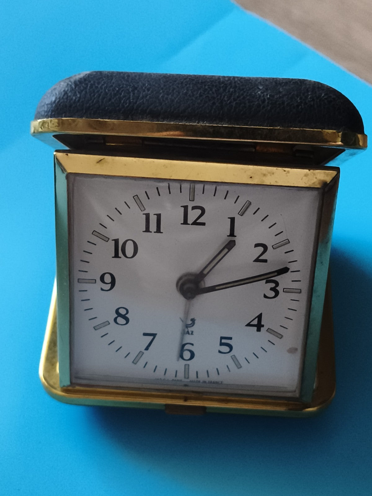 Réveil de voyage Jaz ancien, cadran blanc, boîtier doré vintage rétro