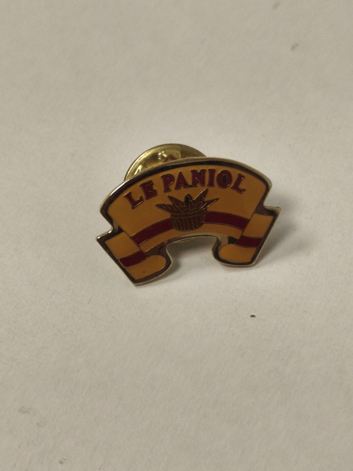 Pin's vintage Le Paniol ancien badge rétro collection France années 80 rare