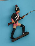 Figurine soldat ancien en plomb peint main uniforme noir rose époque XIXe