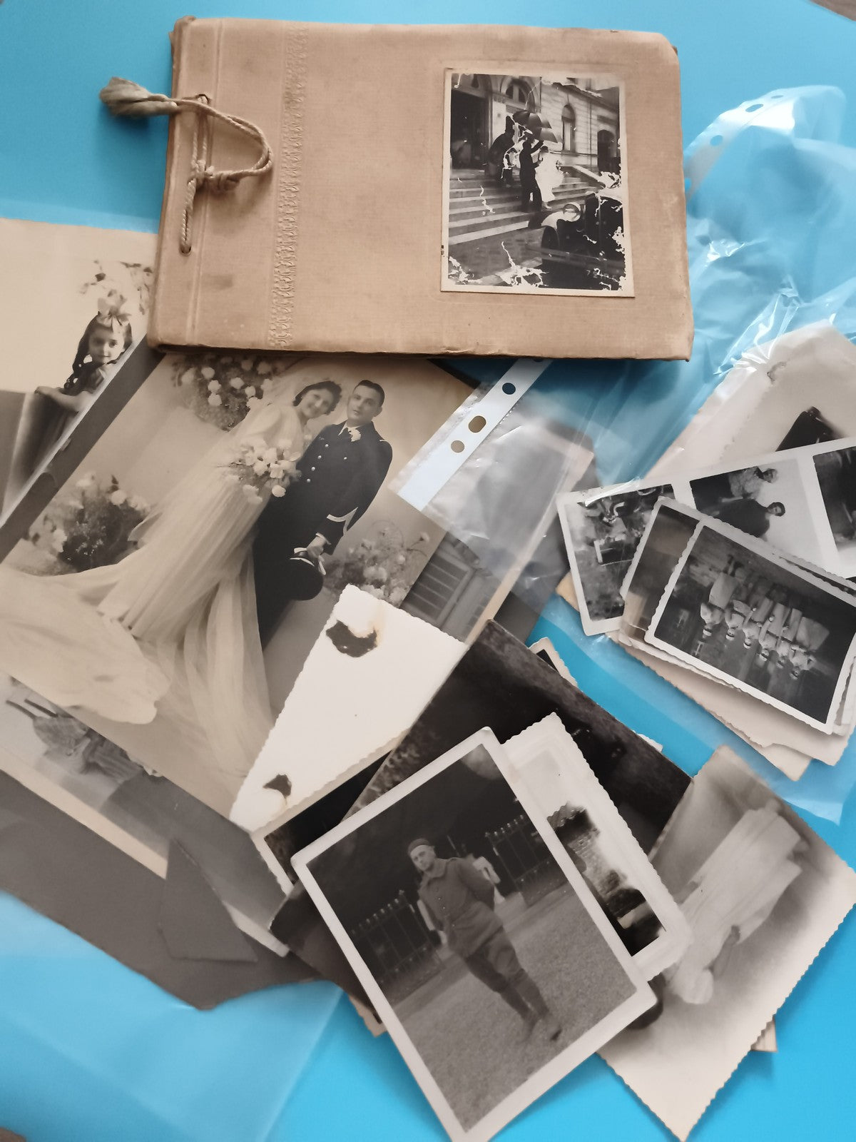 Album photo ancien + lot photos noir et blanc mariage famille années 30-50 vinta
