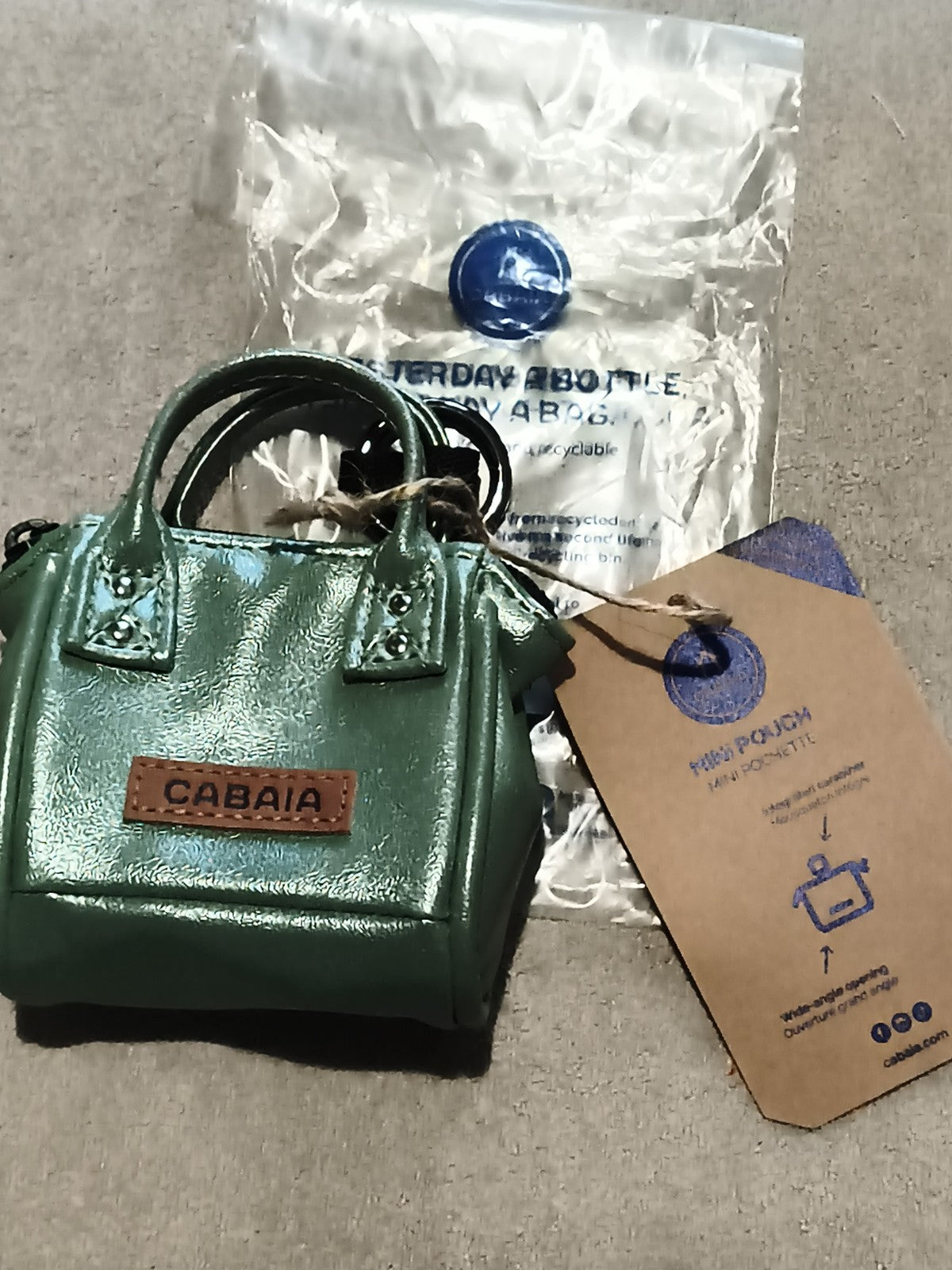 Mini pochette Cabaia verte effet métallisé — mini bag neuf avec étiquette