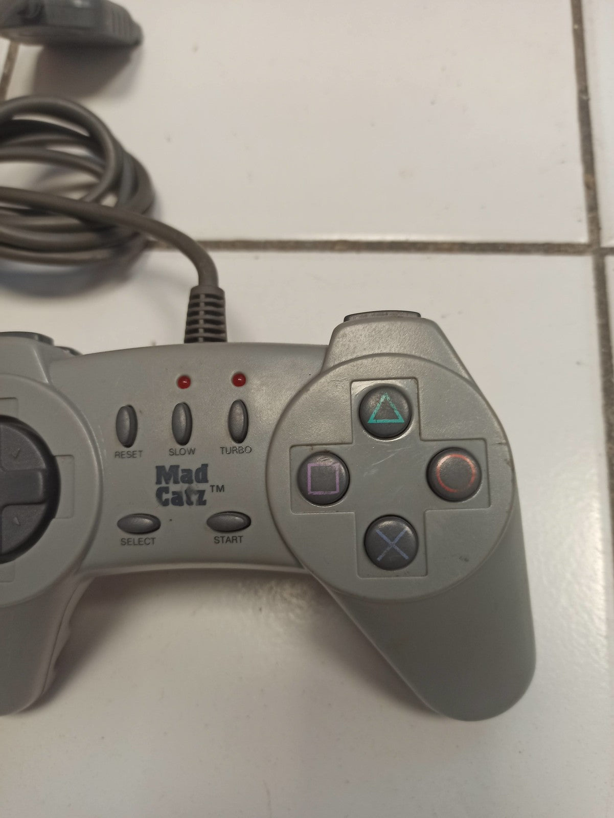 Manette filaire Mad Catz compatible PlayStation PS1, contrôleur de jeu d'occasio