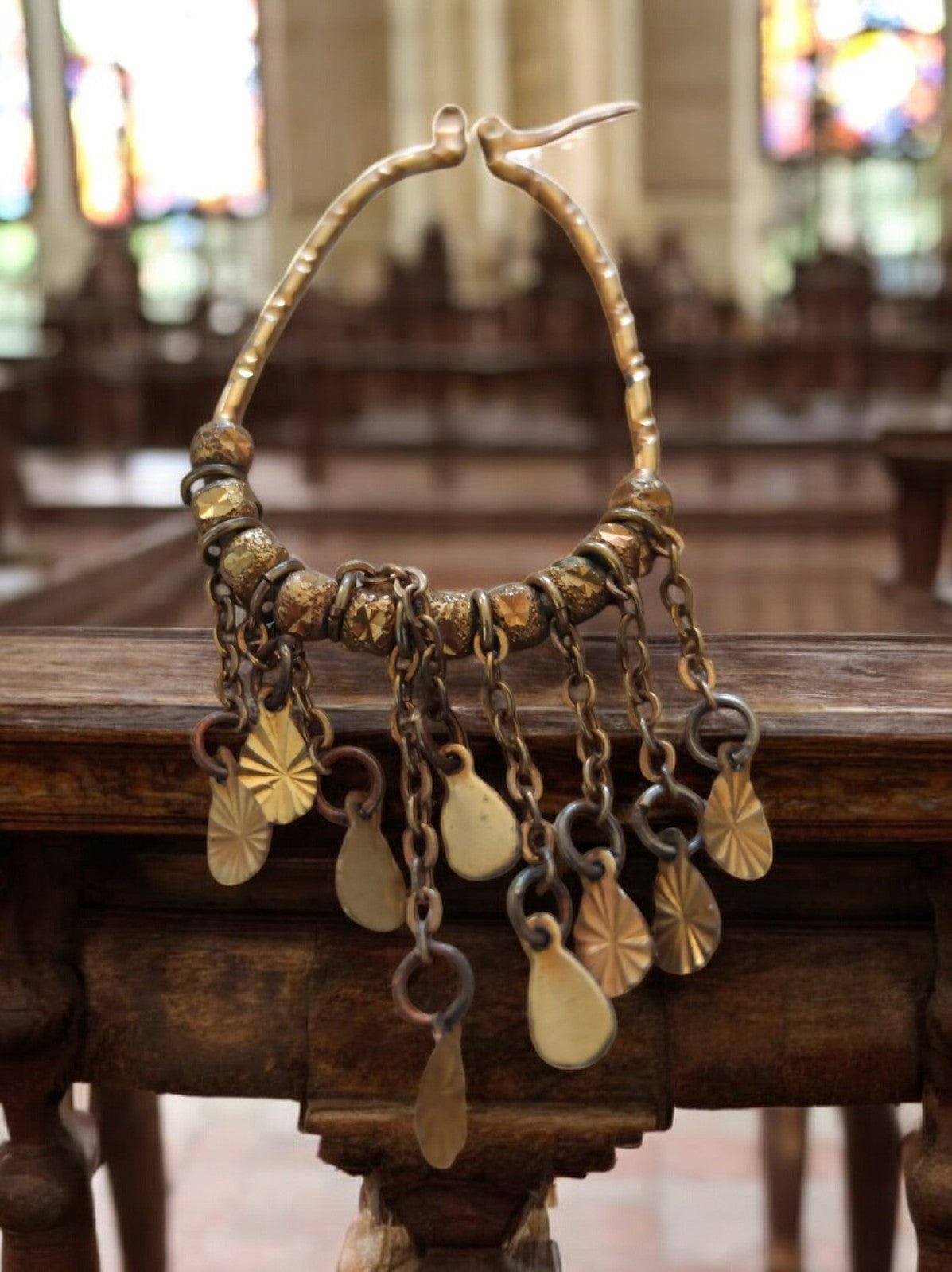 Boucle d’oreille fantaisie vintage dorée, style ethnique, pampilles pendantes