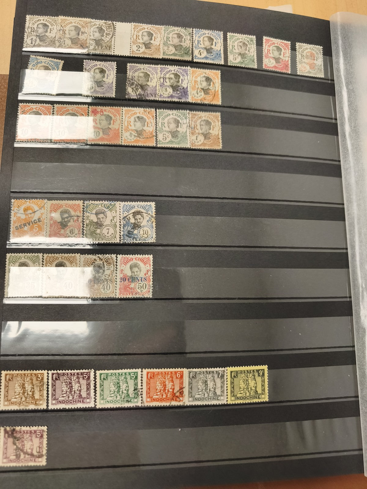 Lot timbres Indochine oblitérés divers formats et couleurs (support non inclus)