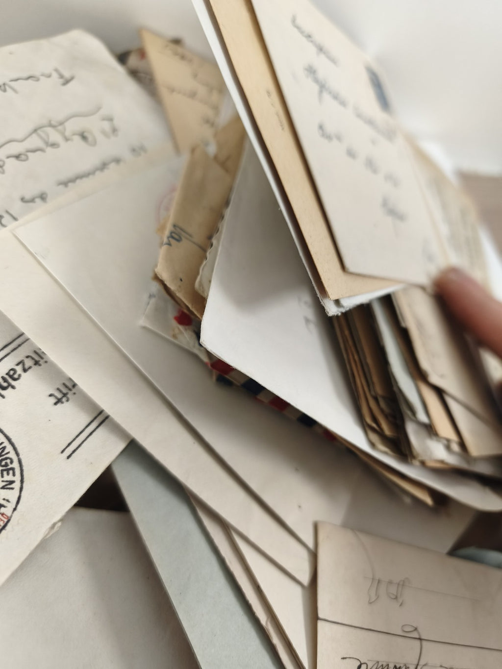 Très gros lot ancien d?enveloppes philatélie timbrées, correspondances diverses