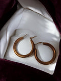 Paire boucles d’oreilles créoles vintage rétro aspect doré, bijoux fantaisie anc