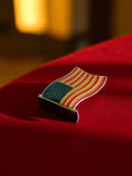 Pin's drapeau USA vintage émail, badge ancien américain patriotique