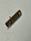 Pin's vintage Motorola téléphone rétro forme mobile ancien collection