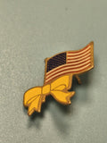 Vintage pin's USA drapeau américain avec n?ud jaune ? collection patriotique