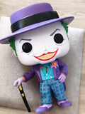 Figurine Funko Pop Jumbo Joker Batman 1989 N°425 violet chapeau canne
