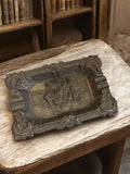 Cendrier ancien métal décor scène village, style XIXe, plateau tabac rétro