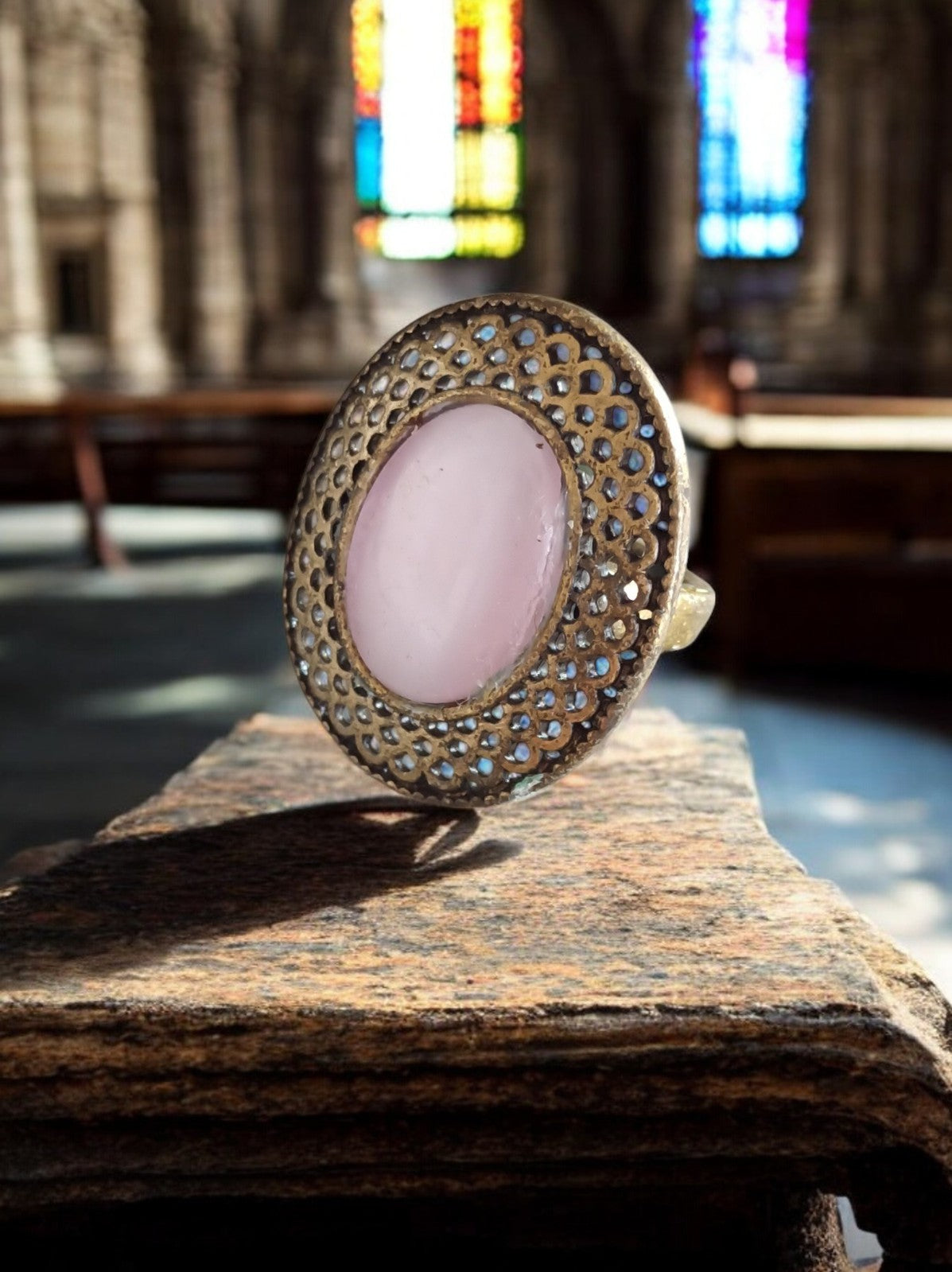 Bague vintage créateur ovale ajourée pierre rose taille 54 fantaisie