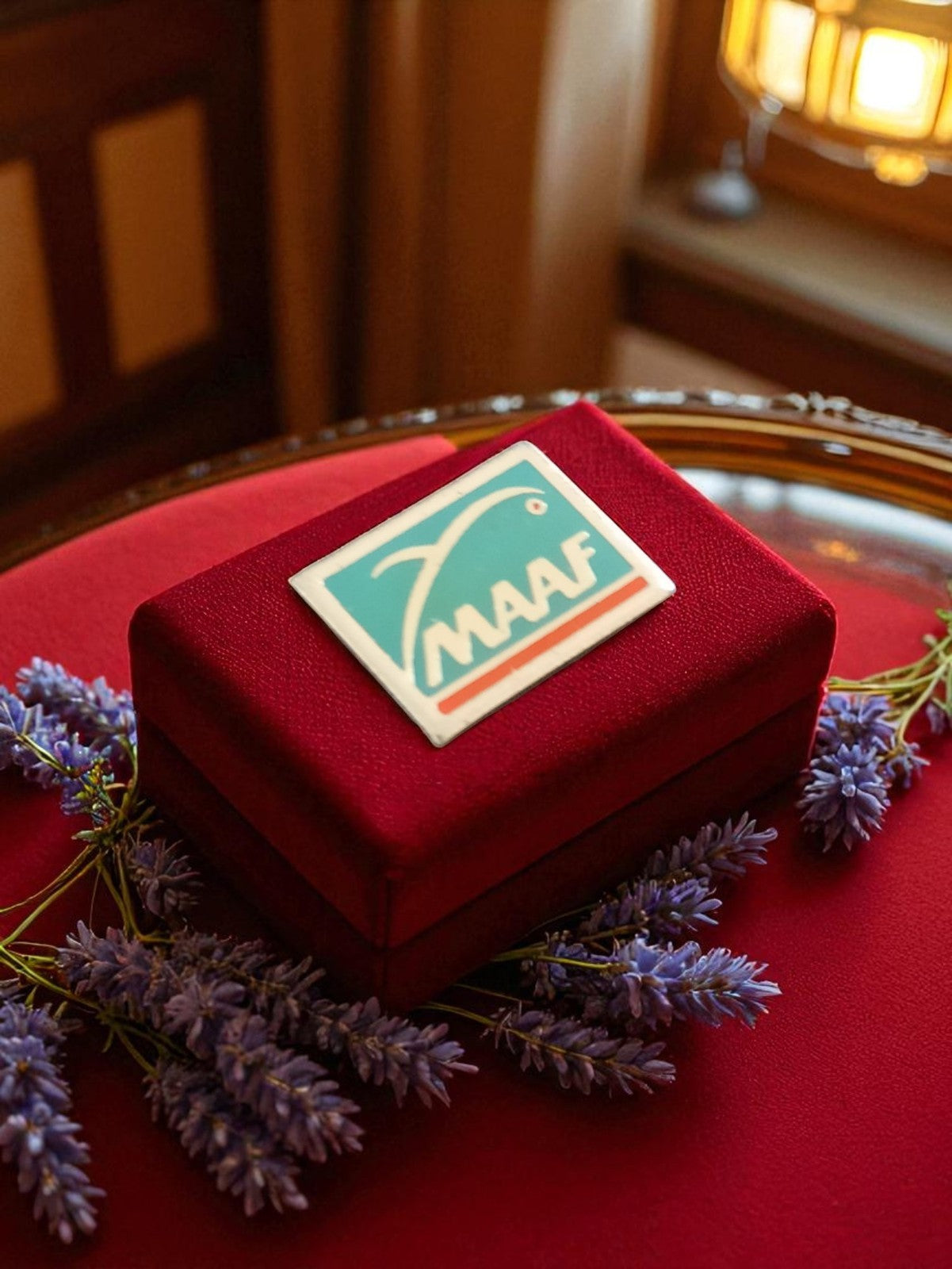 Pin's MAAF vintage émail rectangulaire années 80 logo bleu pub rétro