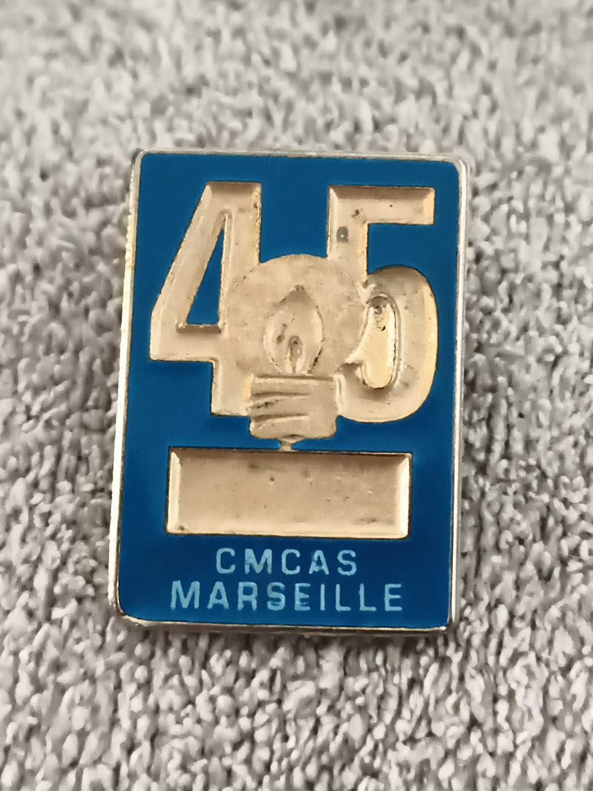 Pin's CMCAS Marseille 45 vintage bleu doré badge ancien (Ref 6)